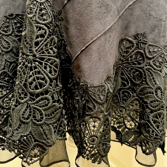 Elie Tahari Skirt Black Lace Ruffled Hem Artsy Flare Dressy Designer Flared. M - Picture 4 of 10